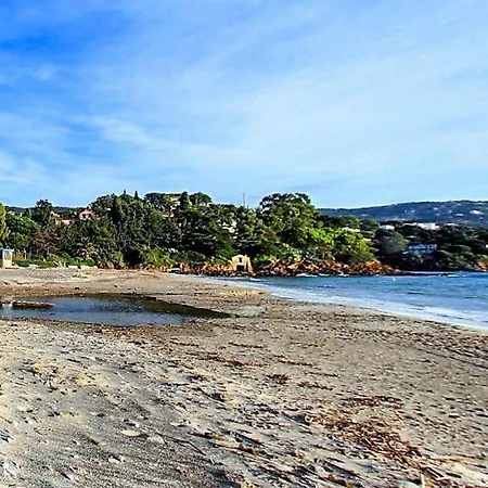 T2 Avec Terrasse Et Parking - 6 Couchages, Proche Plage, Calme Et Arbore - Fr-1-251-544 Le Lavandou