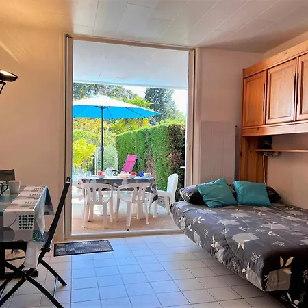 Appt 2p Avec Terrasse Et Parking - - Fr-1-251-544 아파트 *